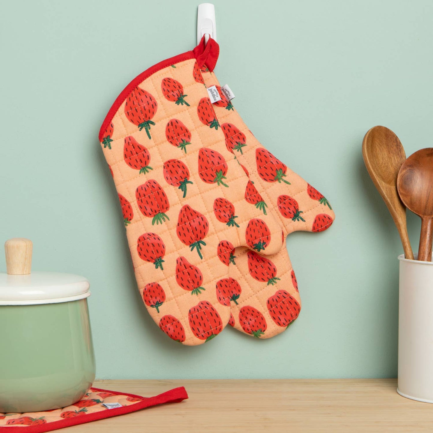“Berry Sweet” Oven Mitt