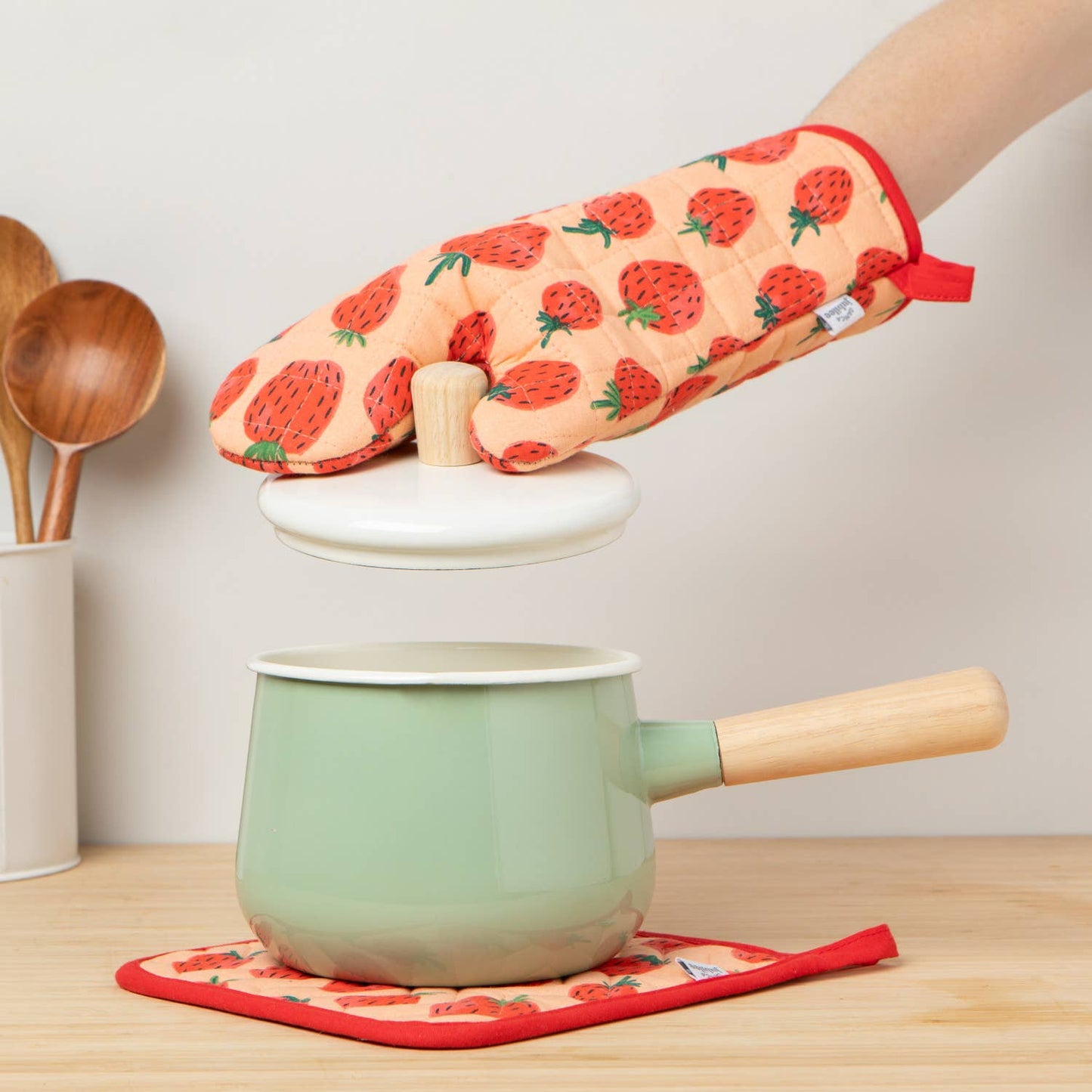 “Berry Sweet” Oven Mitt