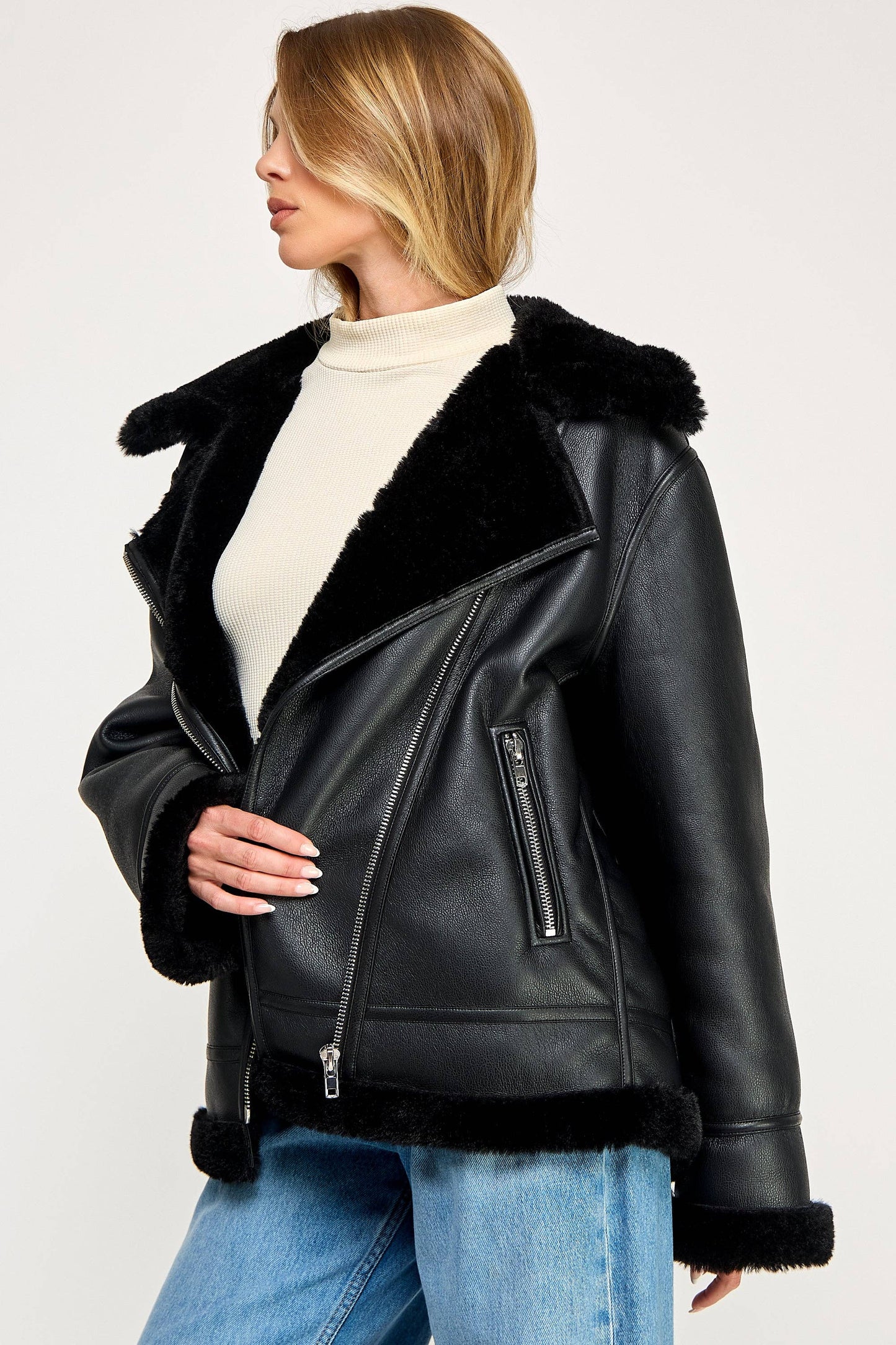 🖤 Liam Pilot Jacket – Oversized Shearling Vegan Leather