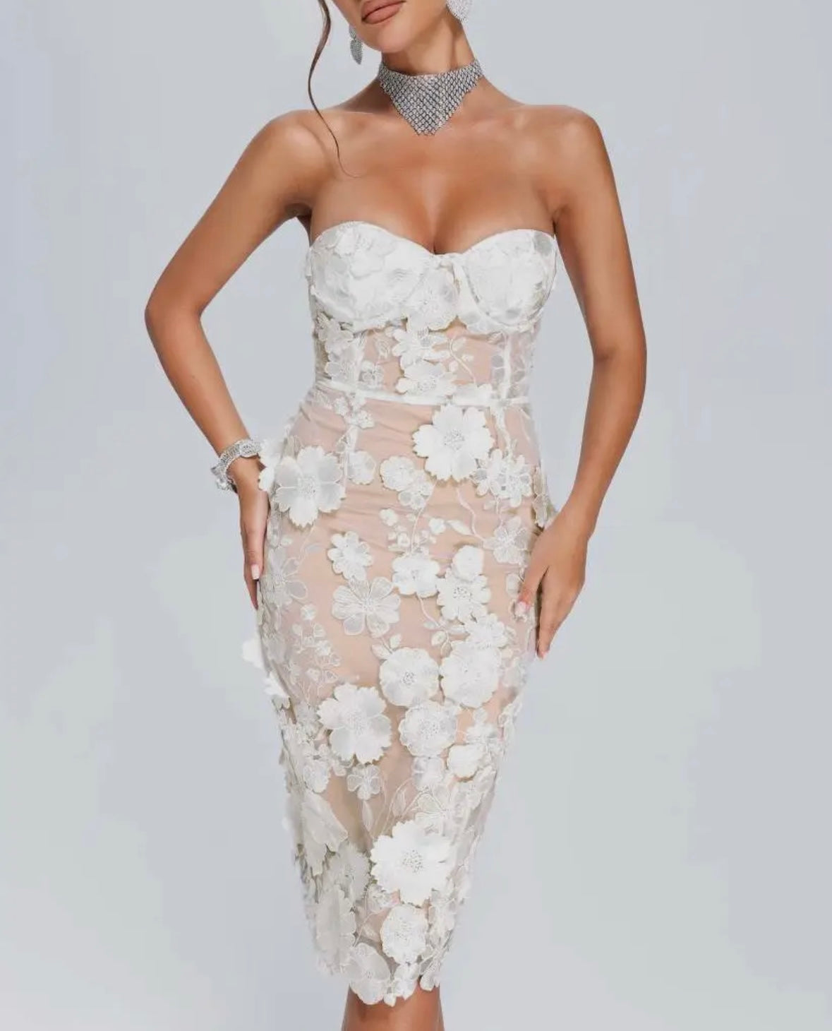 Luxe Lace Gala Dress – White