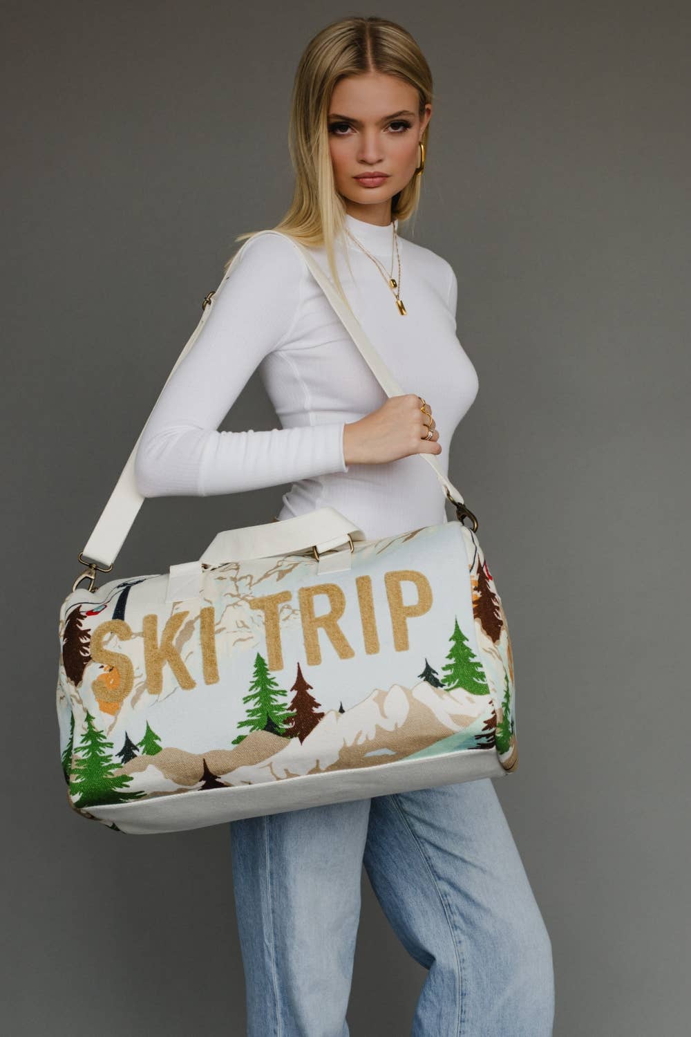 Ski Trip Duffel Bag – Vintage-Inspired Winter Travel Tote with Removable Strap